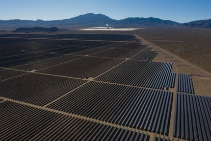 La estación de energía fotovoltaica Desert Stateline en California (EE UU).
