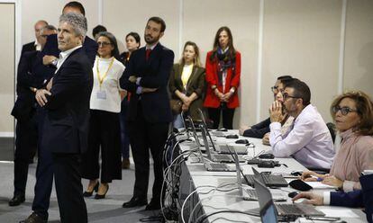 El ministro del Interior, Fernando Grande-Marlaska, durante su visita el sábado al Centro Nacional de Datos.