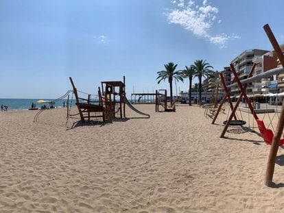 Una playa de Segur de Calafell, municipio en el que fallecieron este domingo dos submarinistas.