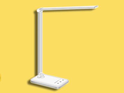 El chollo del día en Amazon es esta lámpara led de escritorio superventas.