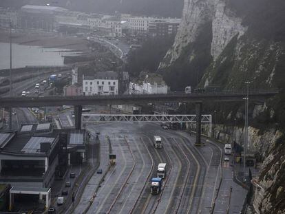 Vista general del puerto de Dover, este viernes. En vídeo, el Reino Unido dice adiós a 47 años de matrimonio.