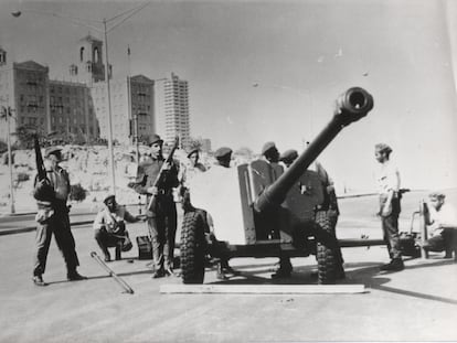 Artillería instalada frente al Hotel Nacional de Cuba durante la crisis de los misiles de 1962.