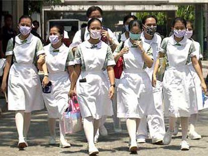 Un grupo de enfermeras del Hospital San Lázaro de Manila, Filipinas.