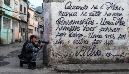 Despliegue policial en la zona oeste de Río el pasado 13 de marzo.