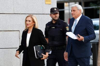 La expresidenta madrileña Cristina Cifuentes llega a la Audiencia Nacional, el 9 de octubre de 2019.