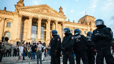 La policía vigila el entorno de la sede del Reichstag el sábado pasado en Berlín.