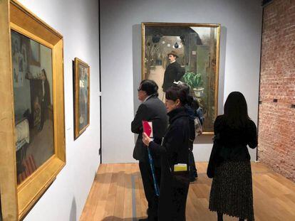 L'exposició sobre modernisme a Tòquio, poc abans de tancar. Al fons, el retrat de Miquel Utrillo pintat per Rusiñol. 
 