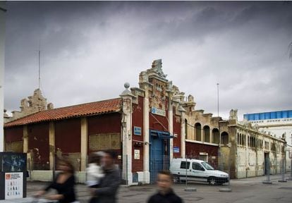 Una de las naves del Puerto de Barcelona donde se construirá la sede del Hermitage