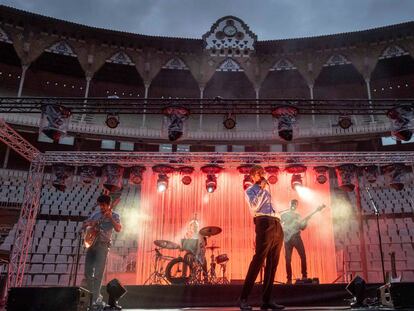 Primer concierto en directo de Manel en la Monumental de Barcelona, en tiempos de pandemia.