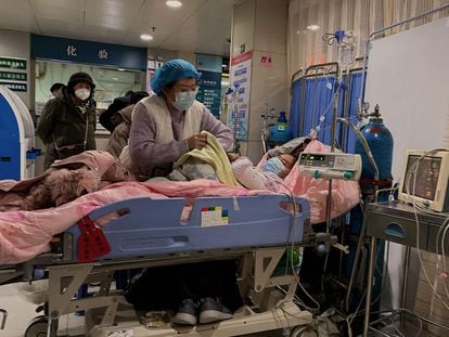 Pacientes de covid en un hospital de la ciudad china de Tianjin, el jueves.