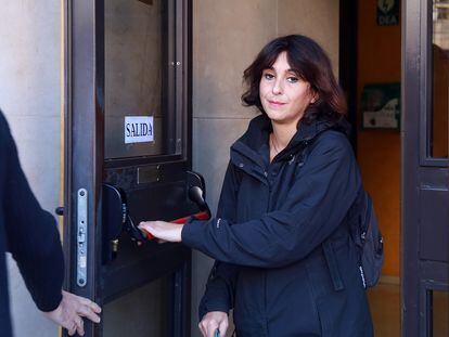 Juana Rivas a su salida del juzgado de lo Penal 1 de Granada en 2018.