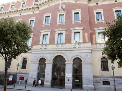 Fachada del Tribunal de Cuentas en la calle Fuencarral de Madrid. 