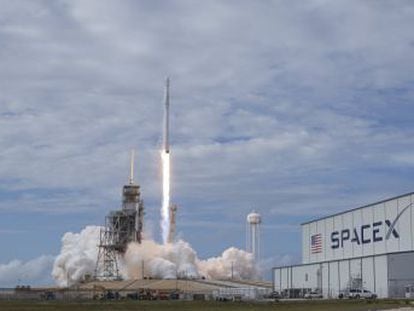 La nave lleva 2.700 kilos de suministros a la Estación Espacial Internacional