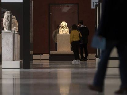 Salas de Protohistoria del Museo Arqueológico Nacional y, al fondo, la Dama de Elche.