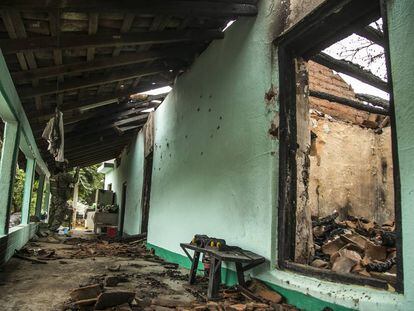 Una casa abandonada en un poblado de Sinaloa tras varios enfrentamientos entre cárteles del narcotráfico.
