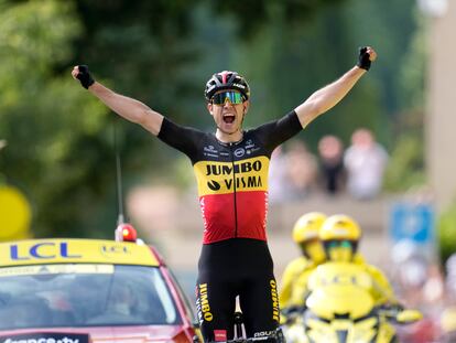 Wout Van Aert celebra su triunfo en la 11ª etapa del Tour de Francia.