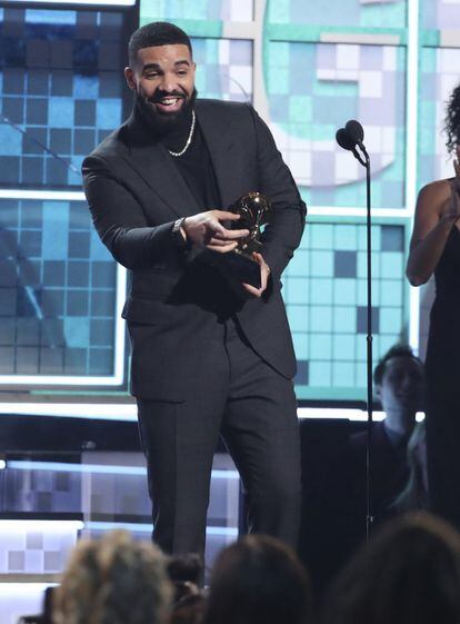 El premio para Mejor Canción de Rap es 'God's Plan' de Drake. El rapero ha dado un discurso a sus compañeros que participan en el mismo género que él. "Si hay gente yendo a sus conciertos no se desanimen", les ha dicho.