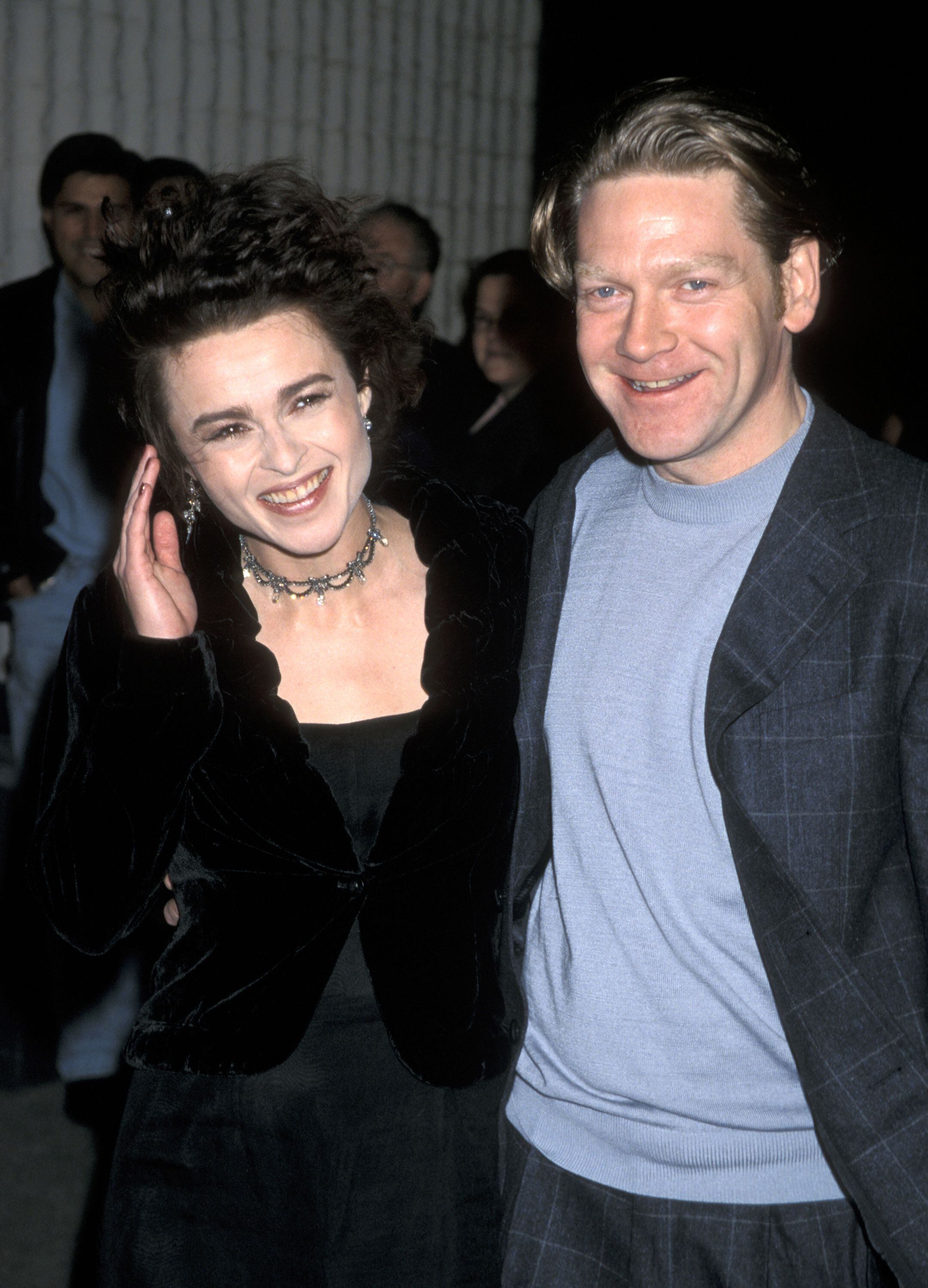 Helena Bonham Carter y Kenneth Branagh, en Los Ángeles en 1998.