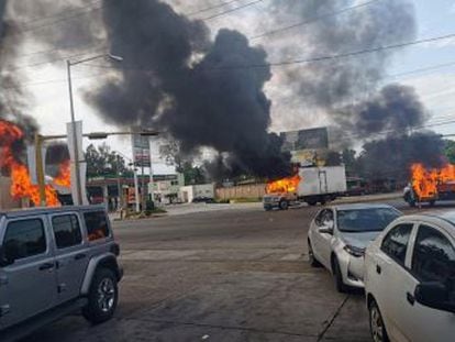Militares y criminales se enfrentan a tiros durante horas en las calles de la capital del Estado de Sinaloa, en el norte de México