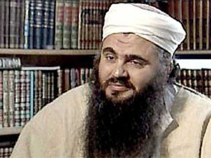 Mahmud Mohamed Othman, <i>Abu Qutada</i>, durante una entrevista televisada en 2000.