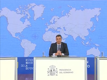 El presidente del Gobierno, Pedro Sánchez, felicita las fiestas a las tropas españolas, este sábado.