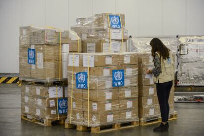 Material sanitario de la OMS en el aeropuerto internacional de Addis Abeba, Etiopía, el pasado 14 de abril.