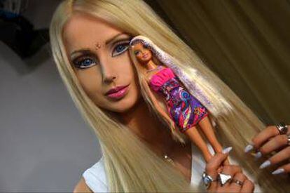 A la ucraniana Valeria Lukyanova se la conoce como "la barbie humana".