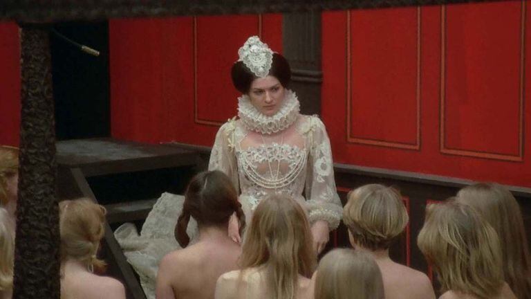 Paloma Picasso como Elizabeth Báthory en 'Cuentos inmorales'.