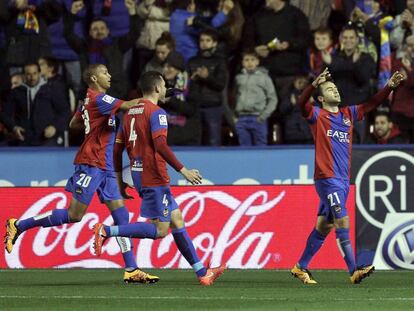 Rossi celebra el segundo gol del Levante.