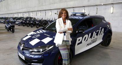 Ana Botella, alcaldesa de Madrid, presenta los nuevos coches patrulla de la Polic&iacute;a Municipal. 
