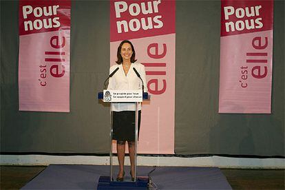 Royal pronuncia su primer discurso como candidata socialista a las presidenciales francesas.
