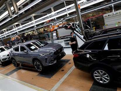 Línea de ensamblaje del Cupra Formentor en la planta de Seat Martorell.