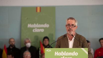 El candidato a la presidencia de la Xunta de Galicia Álvaro Díaz-Mella, en un acto con candidatos de su formación a las elecciones gallegas.