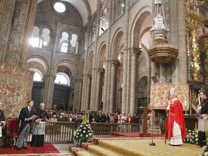 El presidente de la Xunta, Alberto N&uacute;&ntilde;ez Feij&oacute;o, esta ma&ntilde;ana en la catedral de Santiago de Compostela.