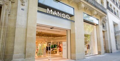 Establecimiento renovado de Mango en la calle Haussmann de París.