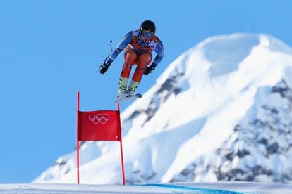 El esquiador noriego Kjetil Jansrud, en el aire 