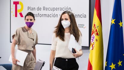 Ione Belarra e Irene Montero, a su llegada, el viernes pasado, a una rueda de prensa en Madrid.