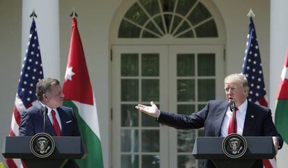 El rey jordano Abdalá y Trump, este miércoles en los jardínes de la Casa Blanca