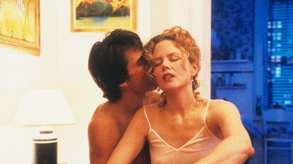 Nicole Kidman interpreta a Alice Harford y Tom Cruise a su marido, Bill, en Eyes Wide Shut, que se estrenó en 1999.