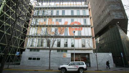 Edificio de RTVE en la calle Roc Boronat de Barcelona, ayer.