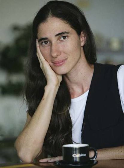 Yoani Sánchez, cuba de 32 años y autora del bolg contestatario 'Generación Y' es retratada en su casa en La Habana (Cuba).