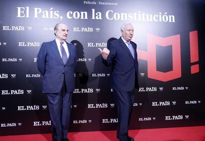 Landelino Lavilla, político y presidente del Congreso durante el 23-F, y el ministro en funciones, José Manuel García Margallo.