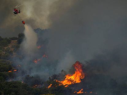 Las imágenes del incendio forestal que afecta a Toledo y Madrid
