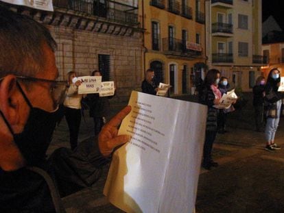 Concentración contra la violencia machista en la plaza del ayuntamiento de Ponferrada en noviembre de 2020 en apoyo de la abogada ponferradina, Raquel Díaz.