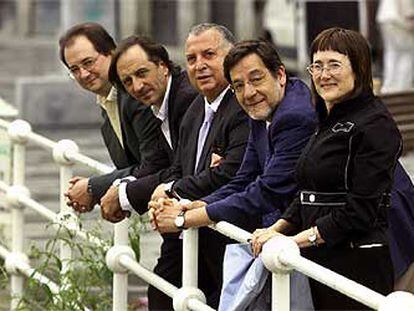 De izquierda a derecha, Pedro Ugarte, Javier Riaño, Santiago Díez, Juan Luis Ibarra y María Ángeles Egaña.