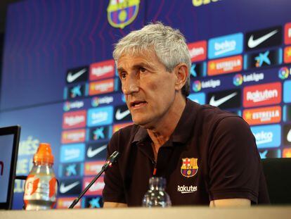 El entrenador del FC Barcelona, Quique Setién, en rueda de prensa.