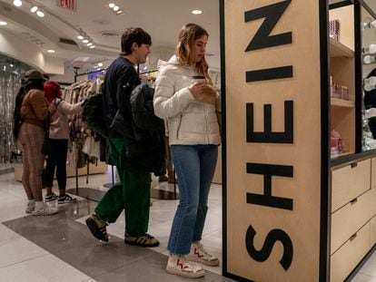Venta de ropa de Shein en la tienda de Forever 21 en Times Square (Nueva York), el pasado 10 de noviembre.