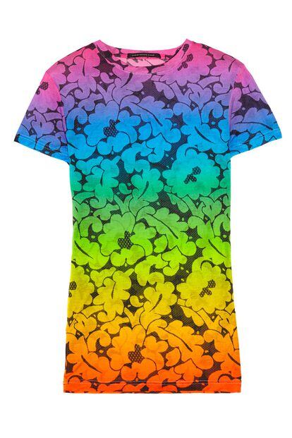 Camiseta de flores en degradé arco iris, de Christopher Kane.