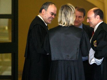 José Manuel Bandrés (izquierda), junto a otros tres magistrados del Tribunal Supremo.