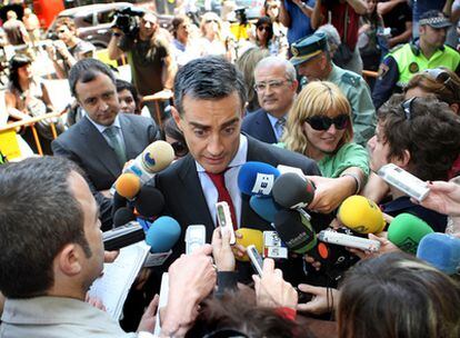 Ricardo Costa, ayer, a la salida del TSJ, donde declaró en calidad de imputado por un posible delito de cohecho.